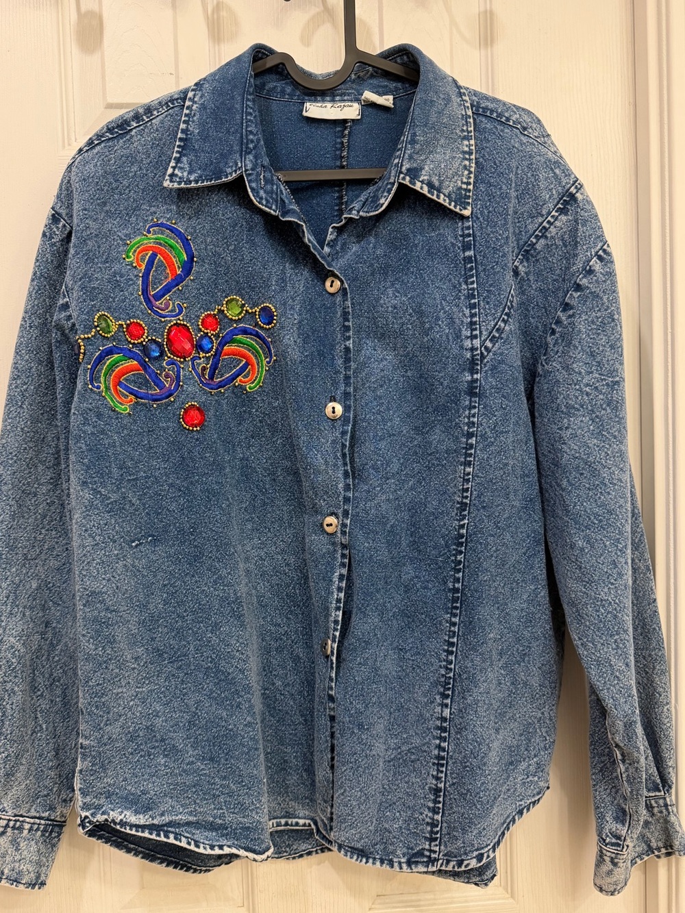 Embellished Acid-Wash Denim Button-Up Jacket - Multicolor Patch %100 cotton - Picture 3 of 4